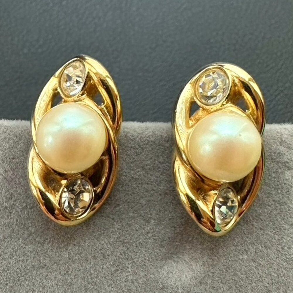 Vintage Richelieu Gold Tone Faux Pearl Rhinestone Clip On Earrings